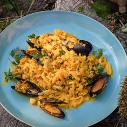 paella med blomkålsris och saffran
